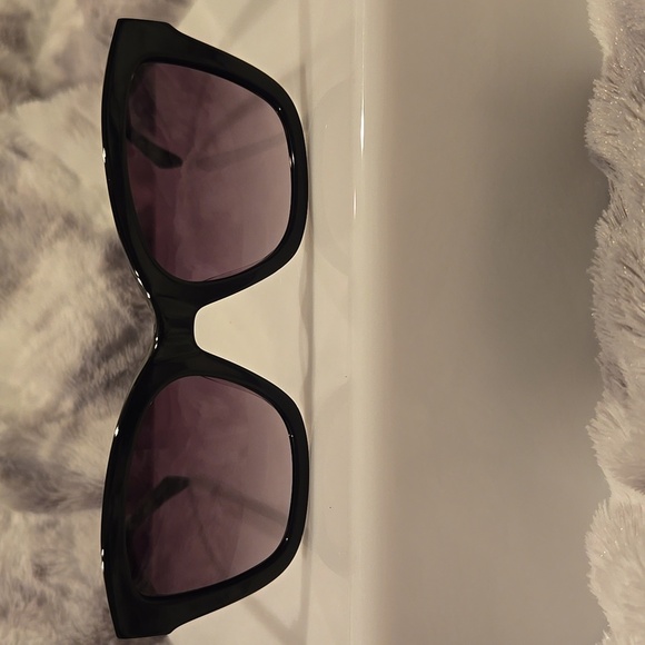 Longchamp Paris Black and Gold Sunglasses with Cat-Eye Style Brand New In Case - Picture 3 of 16